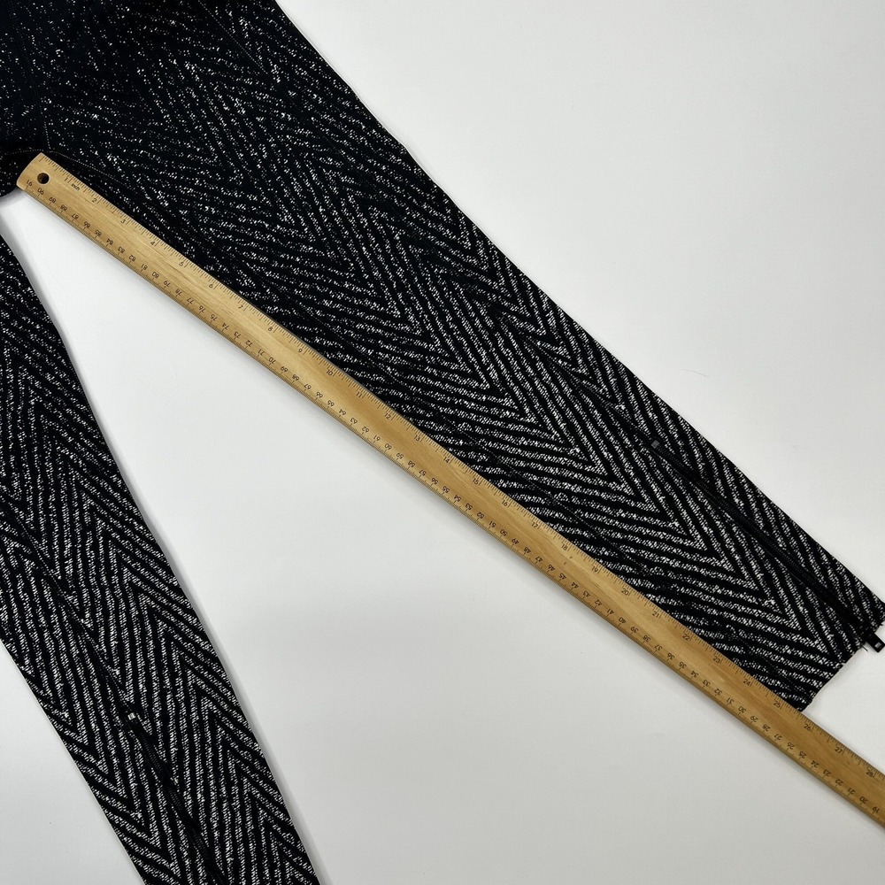 Rag & Bone Active Lawson Chevron Leggings Cropped Ankle Zip Size XS Black White - Picture 9 of 9